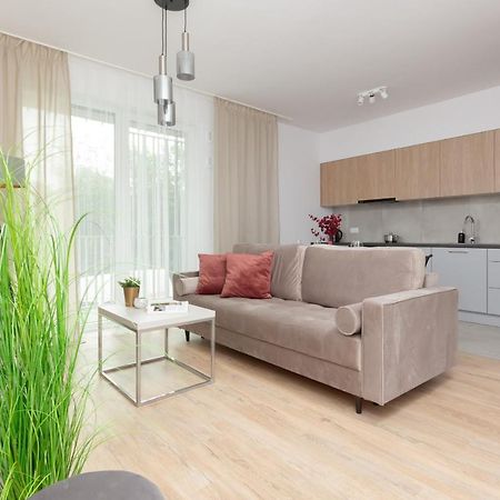 Stacja Wola Apartment Guminska By Noclegi Renters Варшава Экстерьер фото
