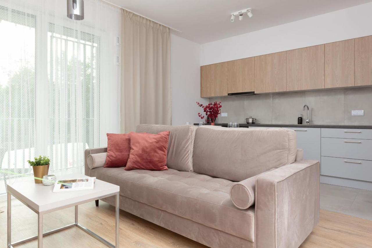 Stacja Wola Apartment Guminska By Noclegi Renters Варшава Экстерьер фото