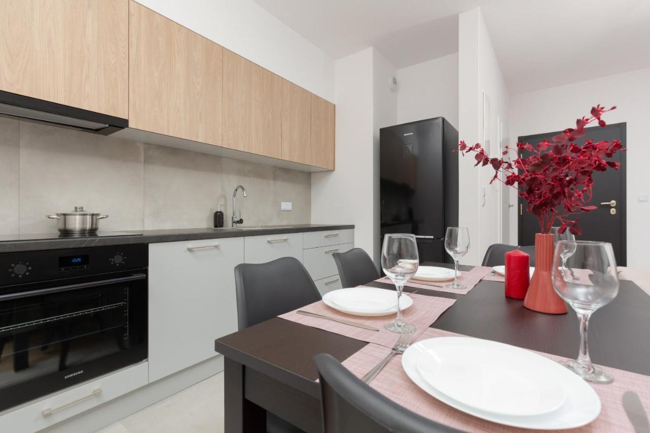 Stacja Wola Apartment Guminska By Noclegi Renters Варшава Экстерьер фото